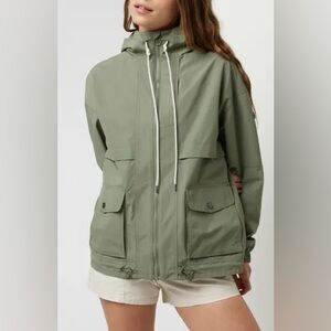 NWT Vuori Elijo Women's Rain Jacket in Pistachio